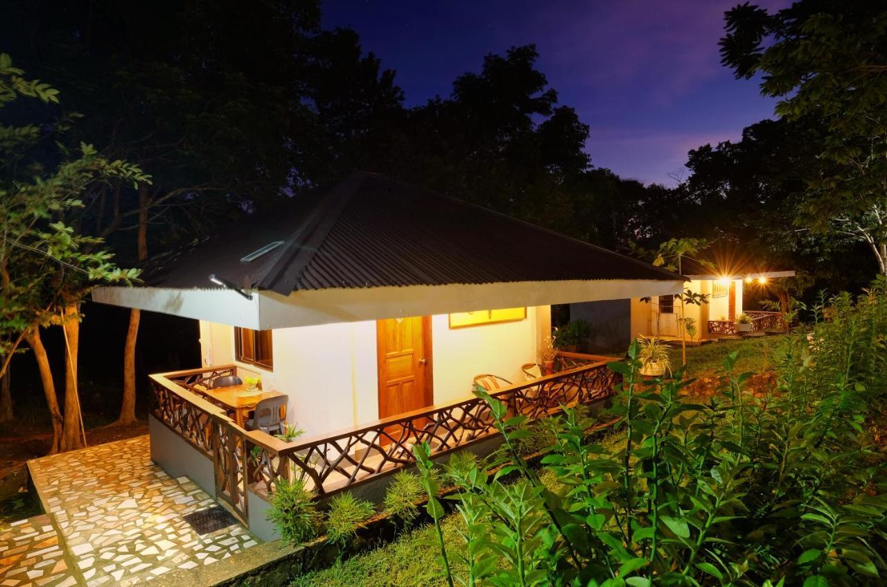 Villa Khadine Grand Vista Resort Coron Exteriör bild