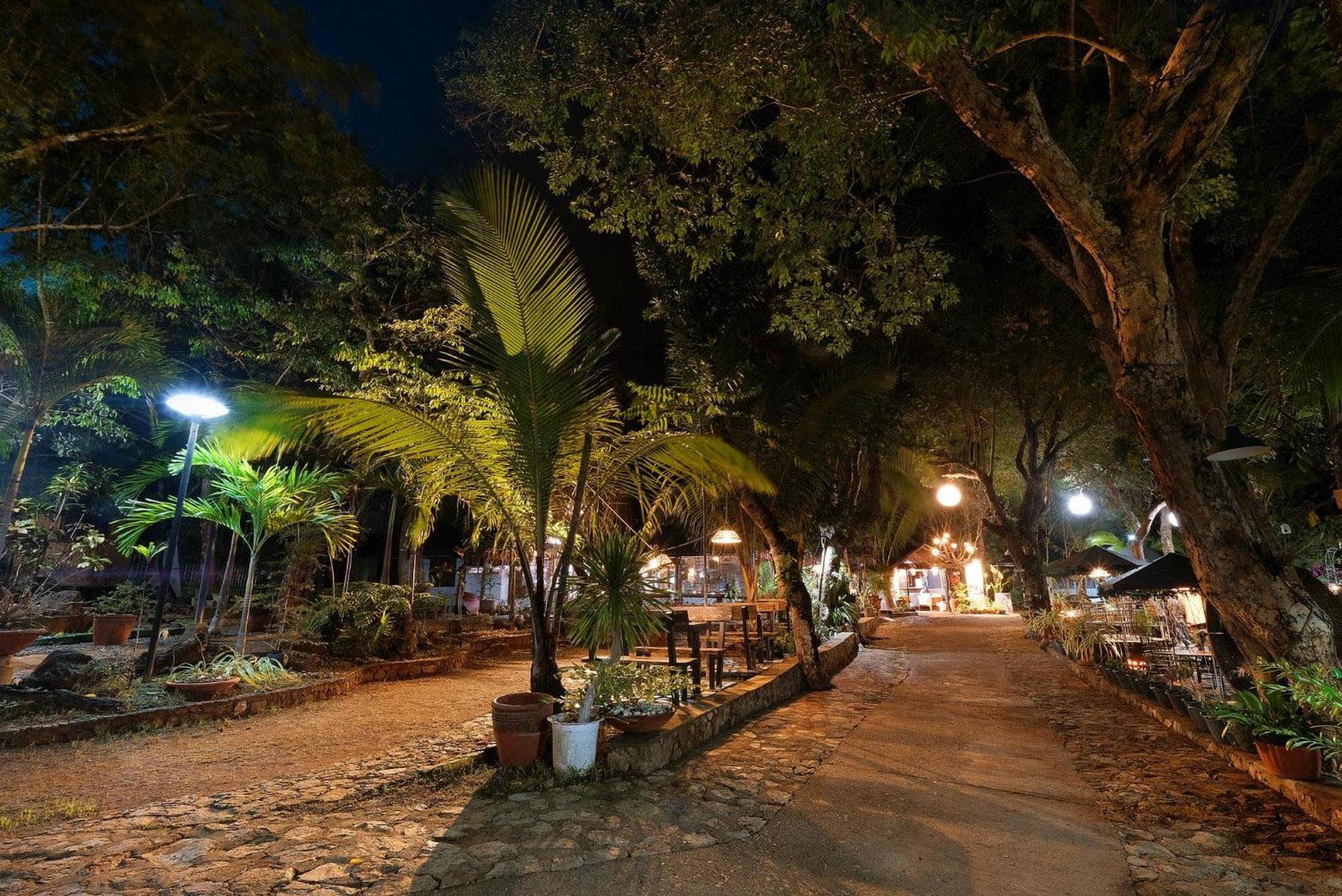 Villa Khadine Grand Vista Resort Coron Exteriör bild