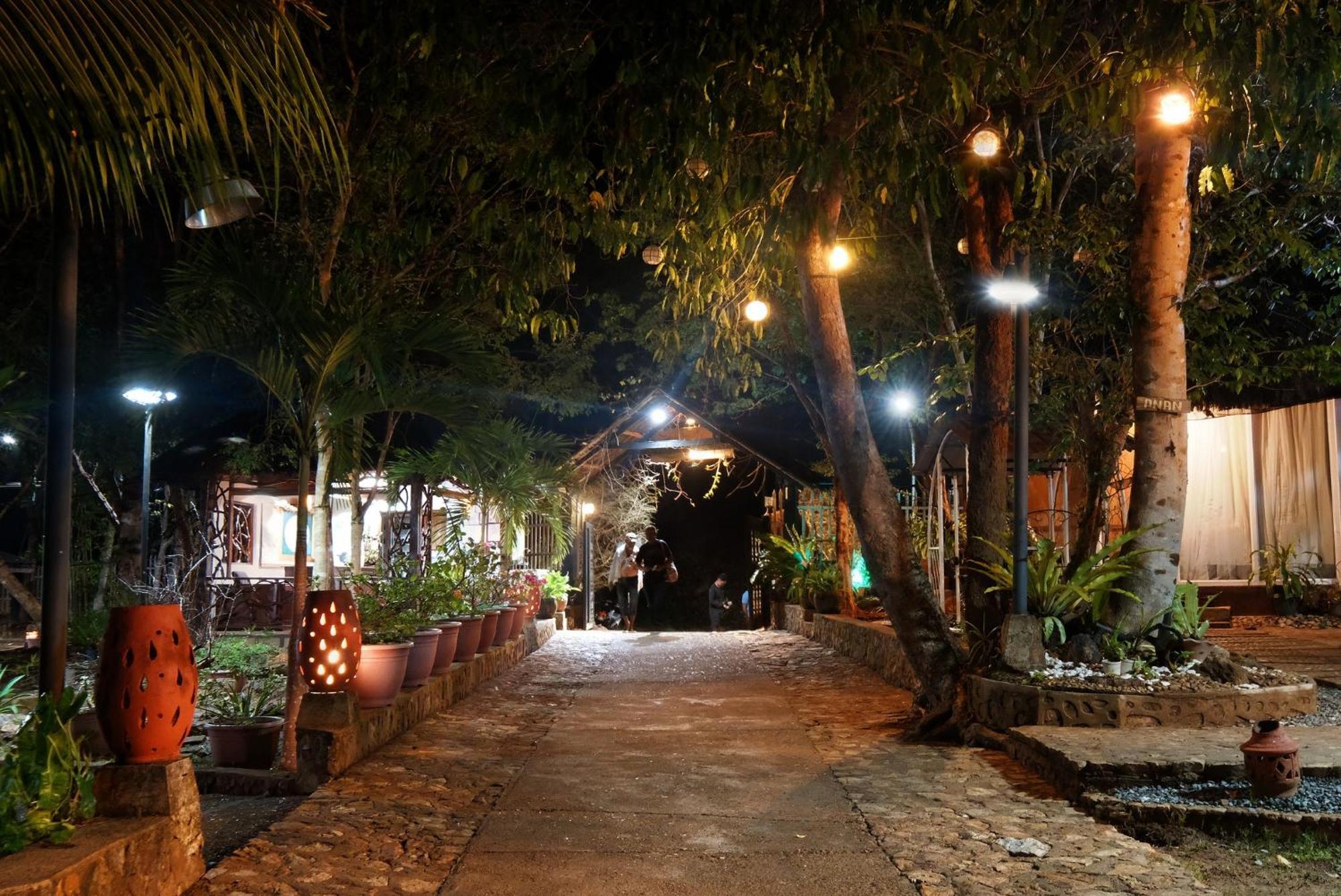 Villa Khadine Grand Vista Resort Coron Exteriör bild